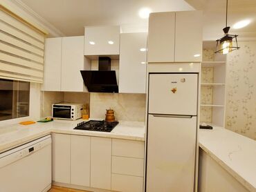 Günlük kirayə mənzillər: 3 otaqlı, Xətai r. r-nu — 11