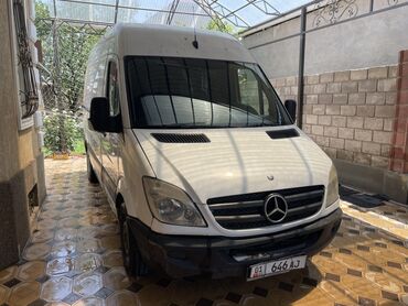 мерс лупарик белый: Белый фургон Mercedes-Benz Sprinter, предназначенный для перевозки