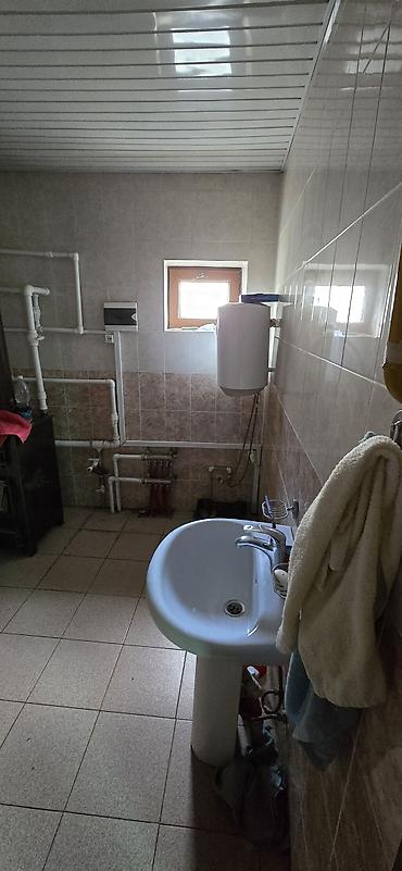 Продажа коттеджей и домов: 5 и более комнат, 350 м², 8 соток, Бишкек, Алтын-ордо ж/м Собственник — 16