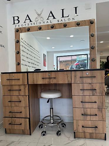 Salon, tibbi mebel: Baxalı Professional Salon – vizaj və saç baxımı üçün iş stolu və güzgü — 1