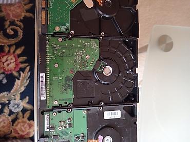 Hard diskovi, eksterni diskovi: Više komada internih hard diskova 3.5" - Format: 3.5" - Interfejs — 4