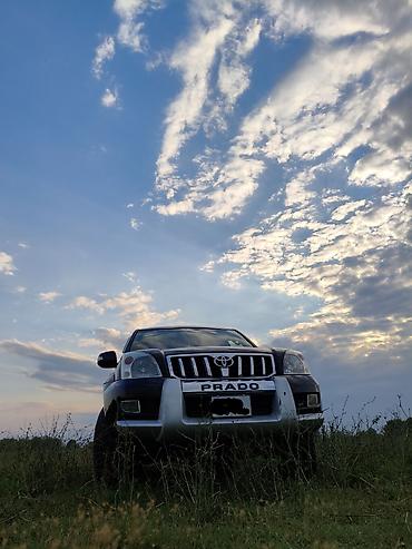 275 35 19: Toyota Land Cruiser Prado SUV. Qara rəngli kuzova malik bu model — 2