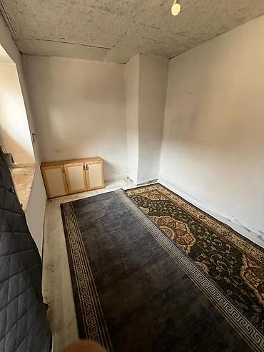старый толчок: Комната с печным отоплением и отдельным входом. Описание: - Две — 5