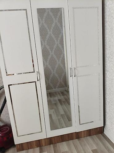 giris dolabi: Üçqapılı paltar şkafı yenidir tezedi evde sıxlıq yaradır ona görə — 3
