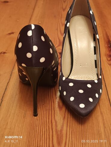 Tuflilər: Qadın ayaqqabıları – 2 cüt 1) Qırmızı klassik tufli - Material: zamşa — 7