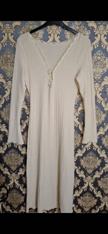 Digər qadın geyimləri: 10 azn — 4