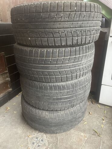 Шины: Шины 215 / 50 / R 17, Зима, Б/у, Комплект, Легковые, Япония, Bridgestone