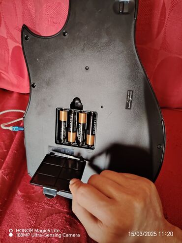 Gitare: Original svetski poznati jedinstveni brend za (elektricnu kompjutersku — 17