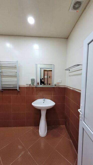 Uzunmüddətli kirayə mənzillər: Binəqədi rayonu,7 mkrBolluq bazarı yaxınlığında,16 mərtəbənin,2-ci — 9