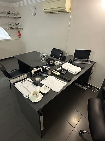 Офисные гарнитуры: Ofis mebel dəsti – qrafit rəng - Minimalist dizaynlı iş masası: düz — 8