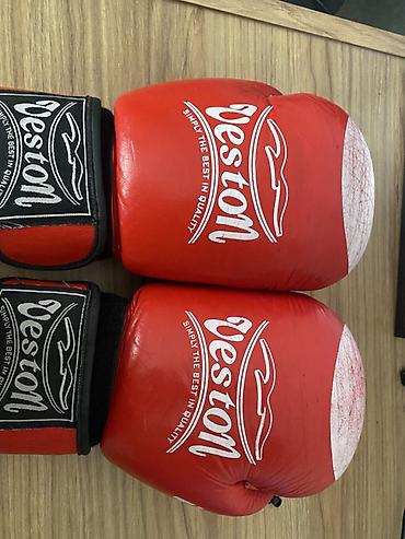Boks əlcəkləri – Veston markası - Rəng: qırmızı-ağ, loqolu dizayn - lalafo.az -da Boks əlcəkləri – Veston markası - Rəng: qırmızı-ağ, loqolu dizayn -