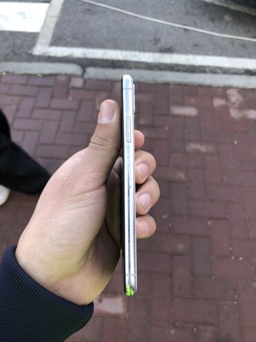 Apple iPhone: IPhone X, Б/у, 64 ГБ, Белый, 82 % — 3