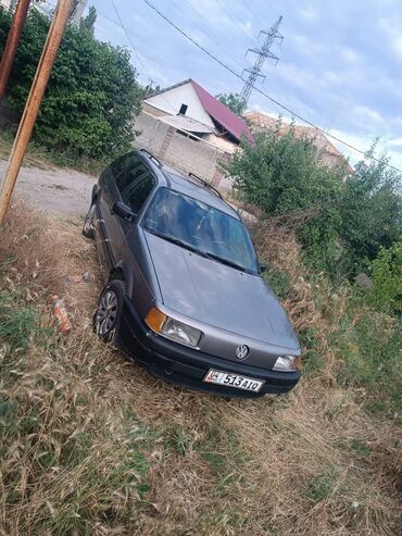 Volkswagen: Volkswagen Passat: 1991 г., 1.8 л, Механика, Бензин, Универсал