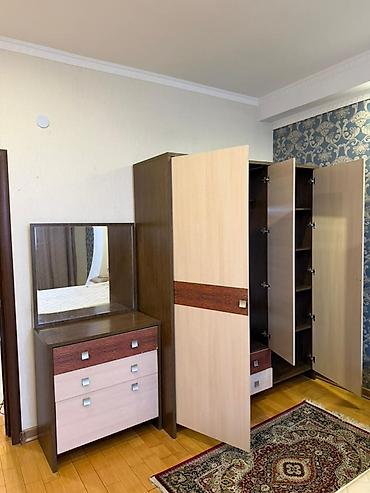 Спальные гарнитуры: Спальный гарнитур в современном стиле Состав комплекта: - Кровать — 2