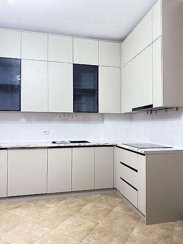 Кухонные гарнитуры: Кухни на заказ в современном минималистичном стиле - Планировки — 14