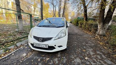 Honda: Honda Fit: 2009 г., 1.3 л, Вариатор, Бензин, Хэтчбэк