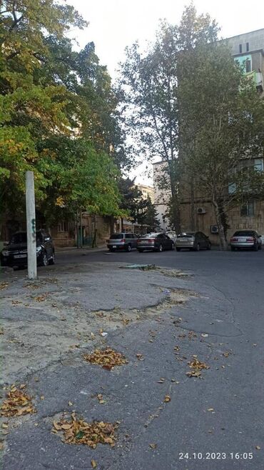 Qaraj satılır: 24 kv. m, 2 * 3 * 2 Daş — 2