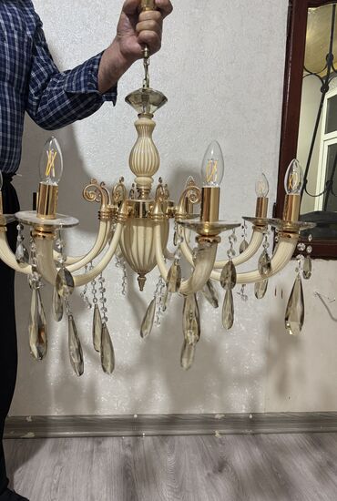Çilçıraqlar: Çılçıraq, 8 lampa, Şüşə