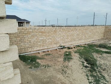 Həyət evləri və villaların satışı: Satlıq həyət evi və torpaq sahəsi - Daş hasarla tam əhatə olunmuş — 11