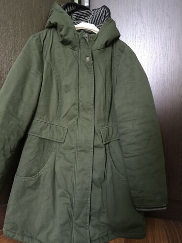 Демисезонные куртки: Куртка осень -зима, почти новая, в отличном состоянии, в качестве
