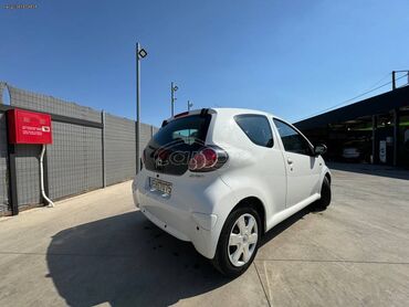 Toyota: Toyota Aygo: 1 l. | 2011 έ. Χάτσμπακ — 6