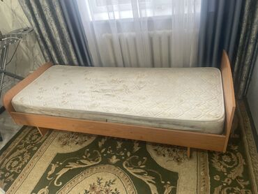 Односпальные кровати: Односпальная кровать, Б/у, С матрасом, ЛДСП, длина - 200 см