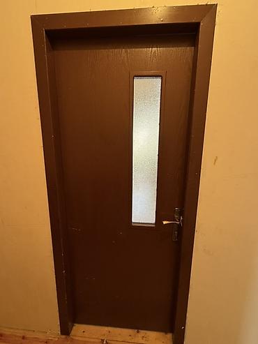 padval qapisi: MDF qapı – şüşə pəncərəli, qəhvəyi rəng - Material: MDF (taxta — 2