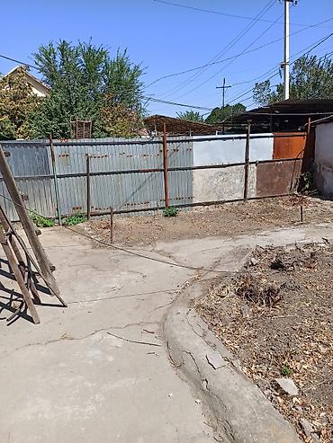 Sale of cottages and houses: Продаю дом. Смоленский 4. Канализации в доме нету, но по улице — 4