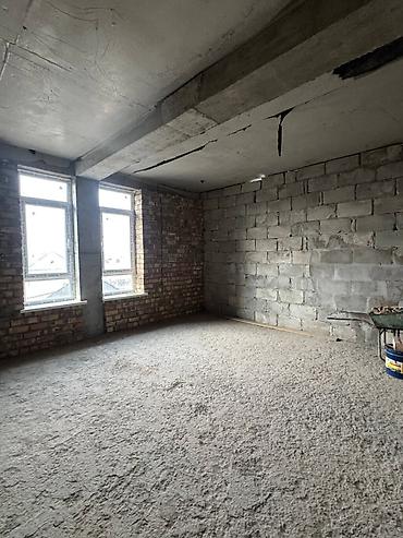 Продажа коттеджей и домов: Продаётся дом 900м² 15м на 20м ! Район: Пишпек (50 метров от Льва — 14