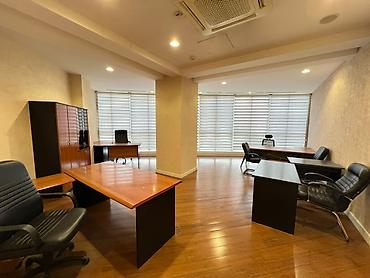 Kommersiya daşınmaz əmlakı: BİZNES MƏRKƏZİNDƏ OFİSLƏR İCARƏYƏ VERİLİR Əlverişli biznes mərkəzində — 9