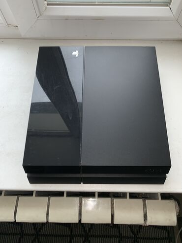 PS4 (Sony PlayStation 4): СРОЧНО ‼️ продаю пс 4 не шумит не греется 1000 гб