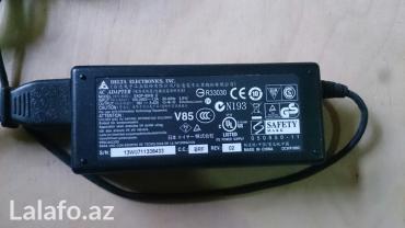 lenovo adapteri: Notebukun ustunnen cixma ariginal acer adaptoru