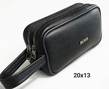 mona torbica sa slovom m: Muška toaletna torbica BOSS - Kompaktne dimenzije: 20 x 13 cm — 1