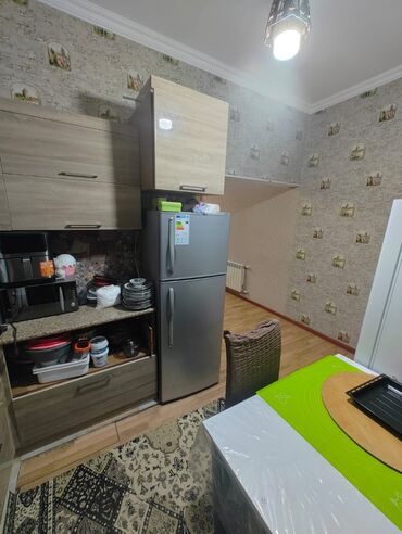 Masa və oturacaq dəstləri: Kirayə 4 otaq 2 mərtəbə 500azn

- Masazir — 8