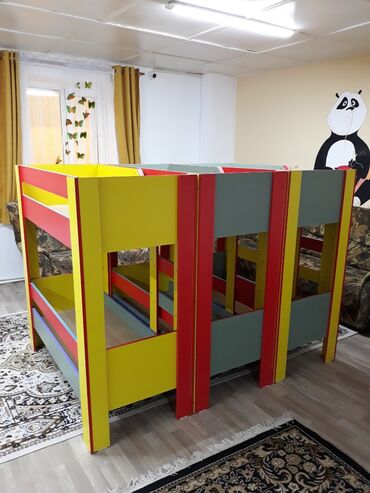 детский сад: Продаю мебель для детского сада. Двухярусные кровати 3 шт по 5 тыс