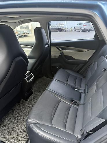 Другой электротранспорт: Электромобиль компактного класса (кроссовер) синего цвета. Кузов и — 11