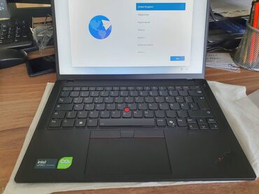 Lenovo: Intel Core i7, 32 GB OZU, 14.1 " — 8