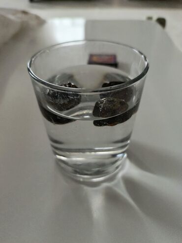 Muncuqlar: Təbii,müalicəvi bütöv daş kəhrəba.1 qramı 4 azn.Qarantiya və — 9