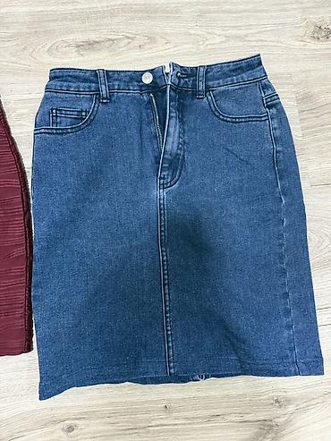 torba za dokumente: Paket suknji – 4 komada, različiti stilovi i materijali: - Teget — 3