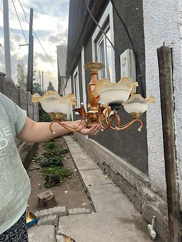 Гарнитуры для зала: Продаю мебель шкаф трехстворчатый, лакированный (Б/У), стол — 9