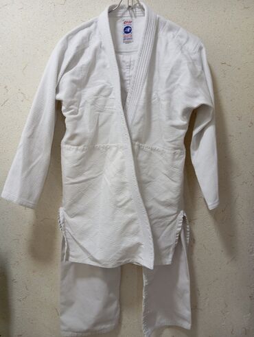 спортивный костюм 54: Продаю кимано дзюдо.🥋
рост.160