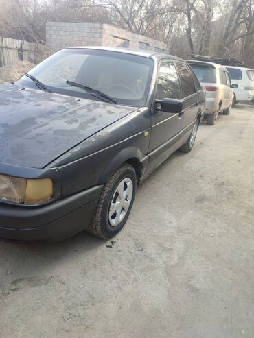 Другие Автомобили: Седан темно‑серого цвета. Кузов 4‑дверный, тонированные стекла по — 3