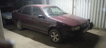 r15 зимние шины: Volkswagen Passat: 1989 г., Седан