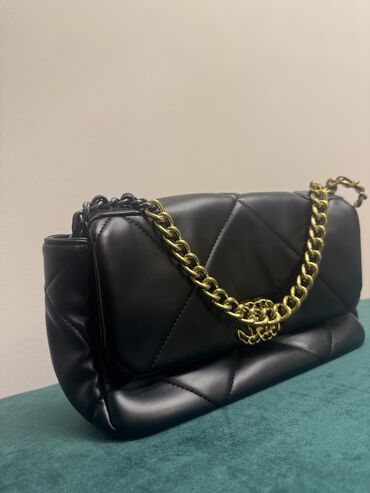 Çantalar: Çiyin çantası, Chanel, İşlənmiş