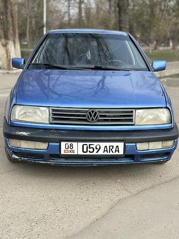 a8 d2: Volkswagen Vento: 1993 г., 1.8 л, Механика, Седан — 1