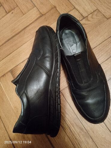 Digər kişi ayaqqabıları: Məhsul: Kişi ayaqqabısı – slip-on, qara rəng - Model: Bağsız slip-on