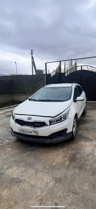 Kia: Kia Ceed: 2016 г., 1.6 л, Автомат, Бензин, Универсал