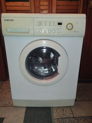 продаю стиральную машинку автомат: Стиральная машина Samsung, Автомат, До 6 кг, Полноразмерная