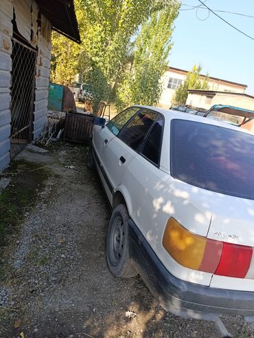 машина тайотта: Audi 80: 1987 г., 1.8 л, Механика, Бензин