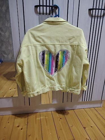 Yeniyetmə üçün cins gödəkçə - Rəng: açıq sarı (pastel) - Material lalafo.az -da Yeniyetmə üçün cins gödəkçə - Rəng: açıq sarı (pastel) - Material